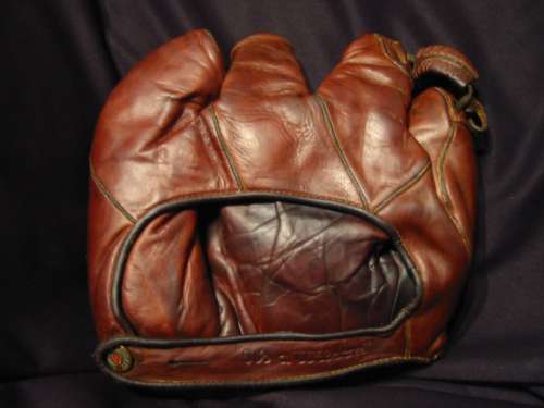 Rogers Hornsby Wilson 632 Back